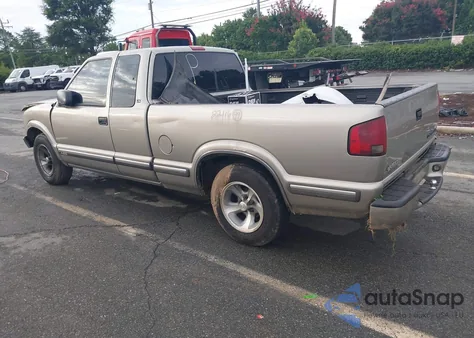 2002 Chevrolet S-10 Ls из США, поврежденный, VIN 1GCCS19W528255221